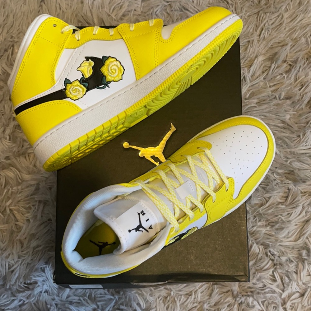 Nike Air Jordan 1 Mid SE